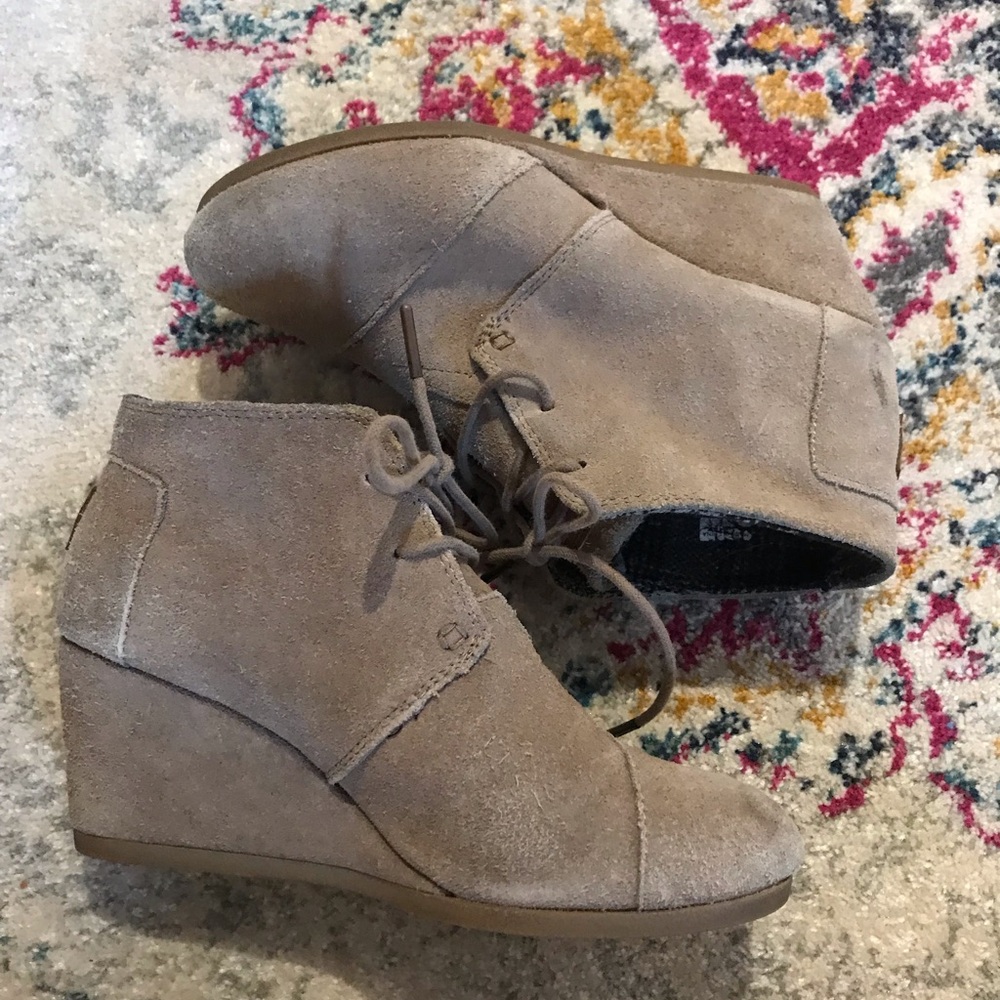 Toms Wedge Bootie size 8